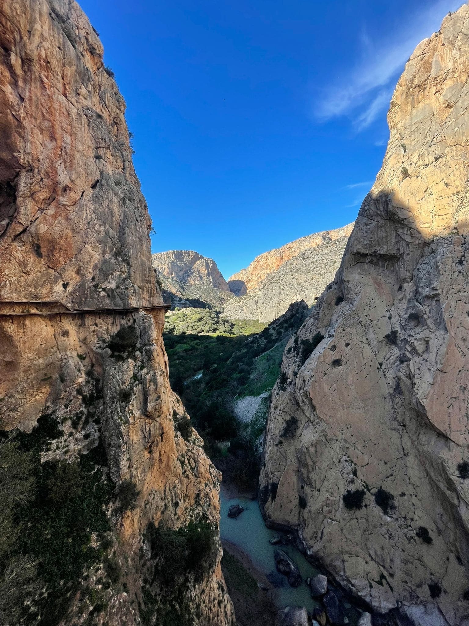 el caminito del rey. pareti rocciose, gole, canyon, fiume e vallata