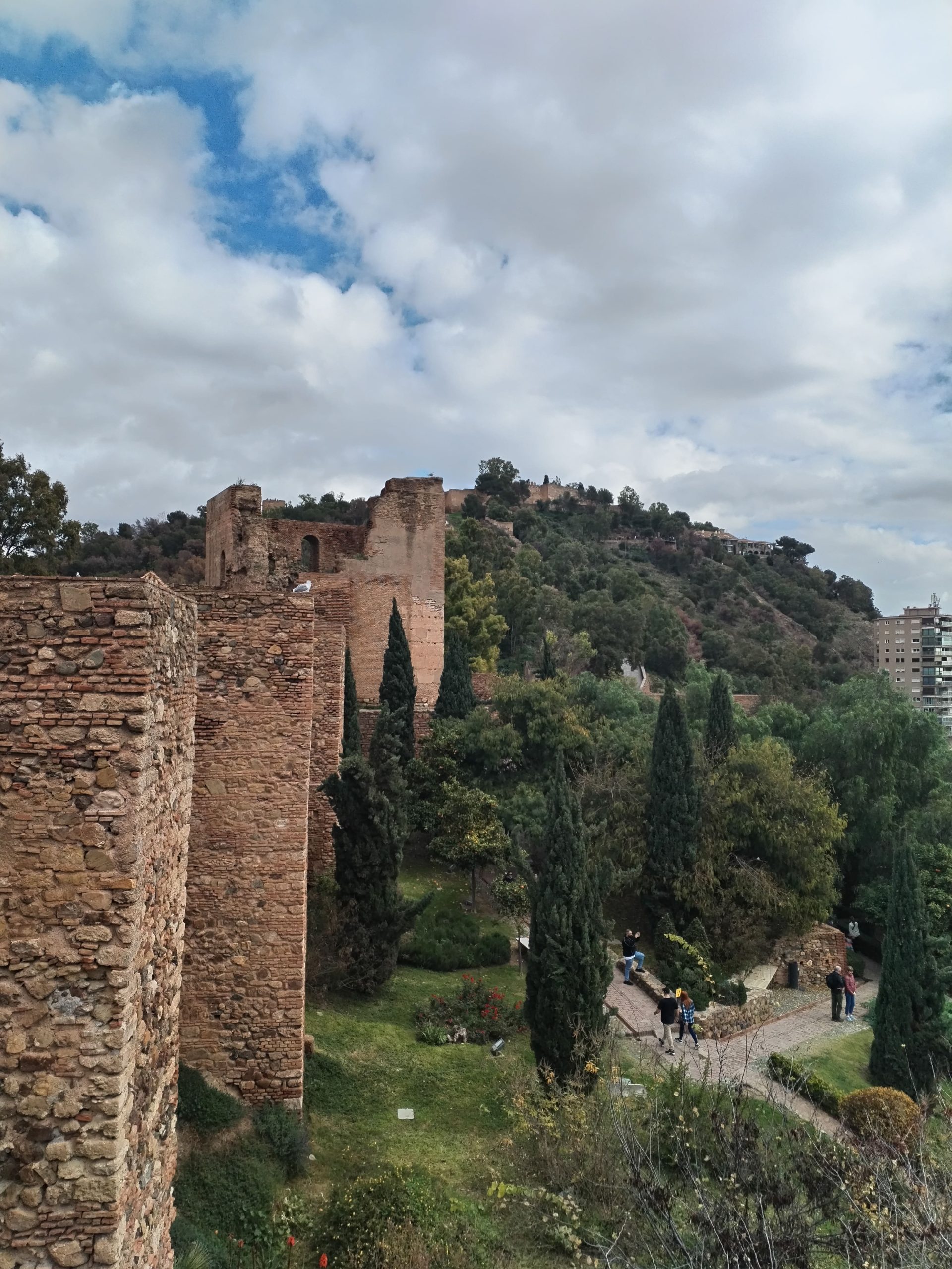 mura esterne tra l'alcazaba de malaga e castillo Gibralfaro